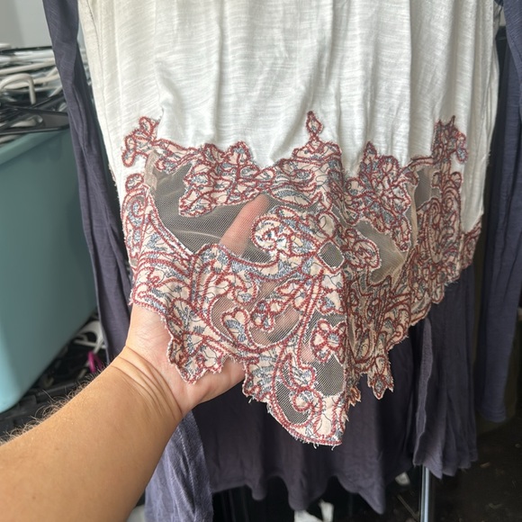 Appliqué gimmicks top - Picture 2 of 4